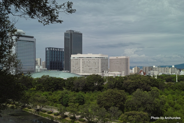 大阪城から北東方向を眺める　DP2 Merrill